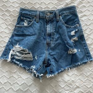 Denim Levi’s High Waisted Mom Shorts